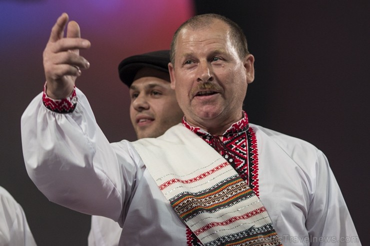 XXV Vispārējo latviešu dziesmu un XV deju svētku ietvaros pirmdien, 1. jūlijā, Lielajā Ģildē notika mazākumtautību kolektīvu koncertuzvedums Zem viena XXV Vispārējo latviešu dziesmu un XV deju svētku ietvaros pirmdien, 1. jūlijā, Lielajā Ģildē notika mazākumtautību kolektīvu koncertuzvedums Zem viena 97680