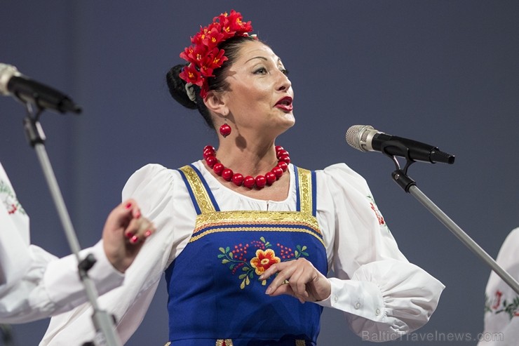 XXV Vispārējo latviešu dziesmu un XV deju svētku ietvaros pirmdien, 1. jūlijā, Lielajā Ģildē notika mazākumtautību kolektīvu koncertuzvedums Zem viena XXV Vispārējo latviešu dziesmu un XV deju svētku ietvaros pirmdien, 1. jūlijā, Lielajā Ģildē notika mazākumtautību kolektīvu koncertuzvedums Zem viena 97682
