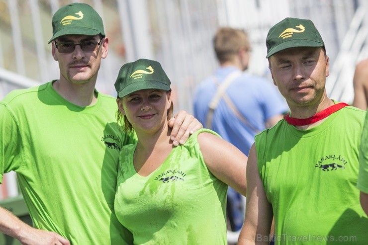 Daugavas stadionā notiek pēdējie XXV Vispārējo latviešu Dziesmu un XV Deju svētku deju lieluzveduma Tēvu laipa mēģinājumi, kuros piedalās 600 visu pa Daugavas stadionā notiek pēdējie XXV Vispārējo latviešu Dziesmu un XV Deju svētku deju lieluzveduma Tēvu laipa mēģinājumi, kuros piedalās 600 visu pa 97905