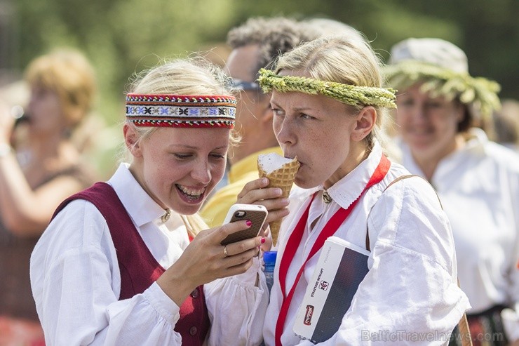 Sestdien, 6. jūlijā notika XXV Vispārējo latviešu Dziesmu un XV Deju svētku Noslēguma koncerta Līgo ģenerālmēģinājumi Sestdien, 6. jūlijā notika XXV Vispārējo latviešu Dziesmu un XV Deju svētku Noslēguma koncerta Līgo ģenerālmēģinājumi 98267
