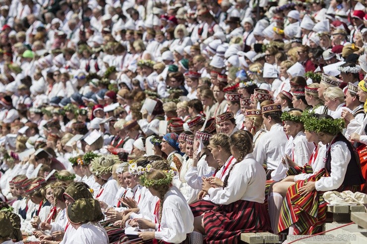 Sestdien, 6. jūlijā notika XXV Vispārējo latviešu Dziesmu un XV Deju svētku Noslēguma koncerta Līgo ģenerālmēģinājumi Sestdien, 6. jūlijā notika XXV Vispārējo latviešu Dziesmu un XV Deju svētku Noslēguma koncerta Līgo ģenerālmēģinājumi 98269
