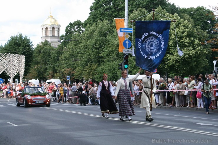 XXV Vispārējo latviešu Dziesmu un XV Deju svētku gājiens - bildēs meklē sevi vai savu kolektīvu. XXV Vispārējo latviešu Dziesmu un XV Deju svētku gājiens - bildēs meklē sevi vai savu kolektīvu. 98466