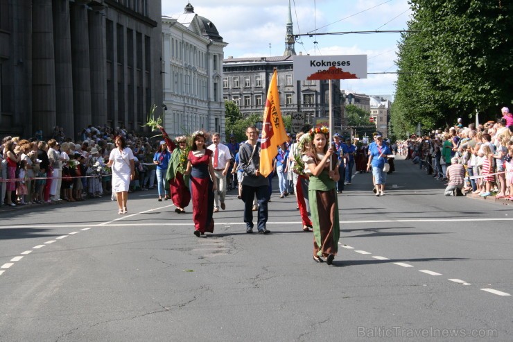 XXV Vispārējo latviešu Dziesmu un XV Deju svētku gājiens - bildēs meklē sevi vai savu kolektīvu. XXV Vispārējo latviešu Dziesmu un XV Deju svētku gājiens - bildēs meklē sevi vai savu kolektīvu. 98481