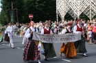 XXV Vispārējo latviešu Dziesmu un XV Deju svētku gājiens - bildēs meklē sevi vai savu kolektīvu. 119
