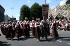 XXV Vispārējo latviešu Dziesmu un XV Deju svētku gājiens - bildēs meklē sevi vai savu kolektīvu. 144