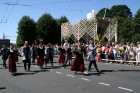 XXV Vispārējo latviešu Dziesmu un XV Deju svētku gājiens - bildēs meklē sevi vai savu kolektīvu. 256