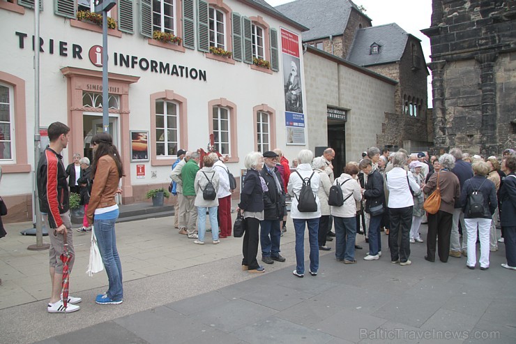 Blakus Porta Nigra atrodas Trīres tūrisma informācijas centrs. Foto sponsors: www.Sixt.lv 98802
