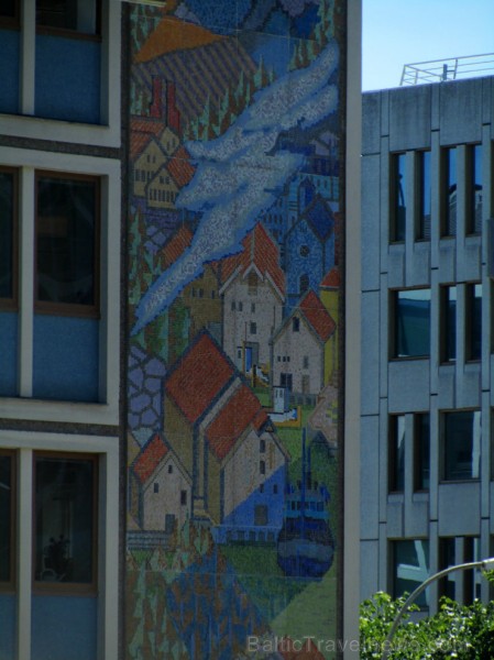 Īpašu sajūtu Oslo uzbur tās dažādās ēkas - ejot pa ielu, ir vērts pacelt galvu un pievērst uzmanību detaļām. Īpašu sajūtu Oslo uzbur tās dažādās ēkas - ejot pa ielu, ir vērts pacelt galvu un pievērst uzmanību detaļām. 99078