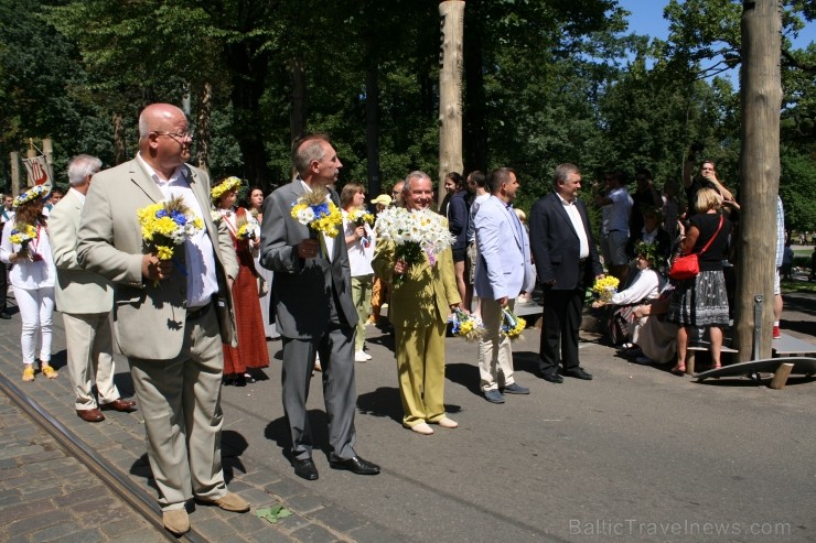 XXV Vispārējo latviešu Dziesmu un XV Deju svētku gājiens - bildēs meklē sevi vai savu kolektīvu. XXV Vispārējo latviešu Dziesmu un XV Deju svētku gājiens - bildēs meklē sevi vai savu kolektīvu. 99269