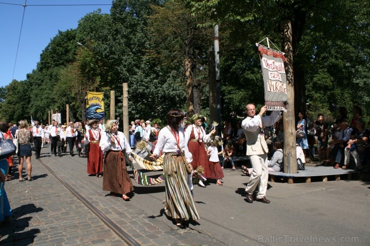 XXV Vispārējo latviešu Dziesmu un XV Deju svētku gājiens - bildēs meklē sevi vai savu kolektīvu. XXV Vispārējo latviešu Dziesmu un XV Deju svētku gājiens - bildēs meklē sevi vai savu kolektīvu. 99282