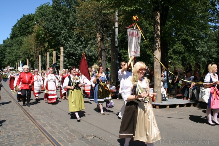 XXV Vispārējo latviešu Dziesmu un XV Deju svētku gājiens - bildēs meklē sevi vai savu kolektīvu. XXV Vispārējo latviešu Dziesmu un XV Deju svētku gājiens - bildēs meklē sevi vai savu kolektīvu. 99284