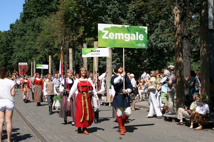 XXV Vispārējo latviešu Dziesmu un XV Deju svētku gājiens - bildēs meklē sevi vai savu kolektīvu. XXV Vispārējo latviešu Dziesmu un XV Deju svētku gājiens - bildēs meklē sevi vai savu kolektīvu. 99294