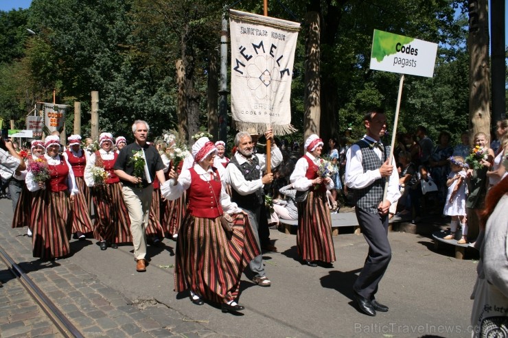 XXV Vispārējo latviešu Dziesmu un XV Deju svētku gājiens - bildēs meklē sevi vai savu kolektīvu. XXV Vispārējo latviešu Dziesmu un XV Deju svētku gājiens - bildēs meklē sevi vai savu kolektīvu. 99311