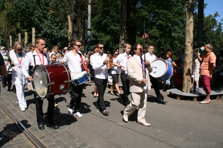 XXV Vispārējo latviešu Dziesmu un XV Deju svētku gājiens - bildēs meklē sevi vai savu kolektīvu. XXV Vispārējo latviešu Dziesmu un XV Deju svētku gājiens - bildēs meklē sevi vai savu kolektīvu. 99336