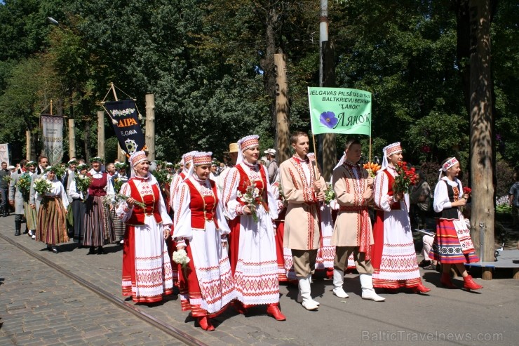 XXV Vispārējo latviešu Dziesmu un XV Deju svētku gājiens - bildēs meklē sevi vai savu kolektīvu. XXV Vispārējo latviešu Dziesmu un XV Deju svētku gājiens - bildēs meklē sevi vai savu kolektīvu. 99354