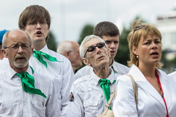 Šogad čempionāts svinīgi tika atklāts Dziesmu svētku noskaņās ar Latviešu biedrības koru Unigunde un Latvis piedalīšanos Šogad čempionāts svinīgi tika atklāts Dziesmu svētku noskaņās ar Latviešu biedrības koru Unigunde un Latvis piedalīšanos 99456