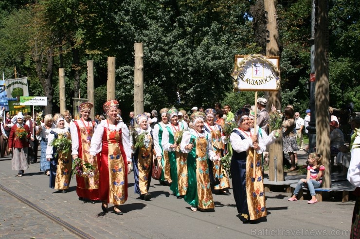 XXV Vispārējo latviešu Dziesmu un XV Deju svētku gājiens - bildēs meklē sevi vai savu kolektīvu. XXV Vispārējo latviešu Dziesmu un XV Deju svētku gājiens - bildēs meklē sevi vai savu kolektīvu. 99466
