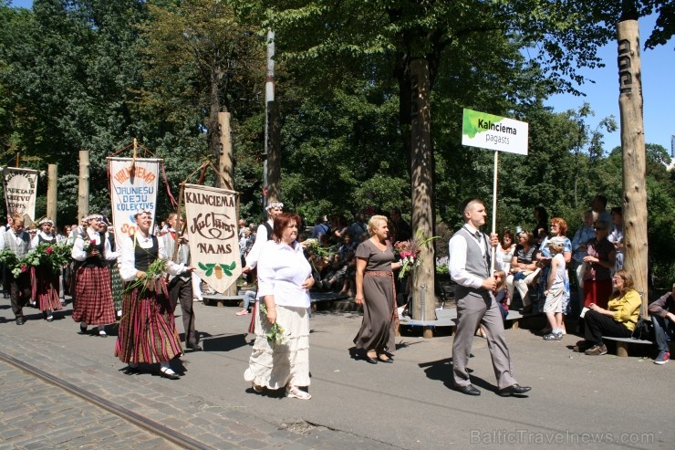 XXV Vispārējo latviešu Dziesmu un XV Deju svētku gājiens - bildēs meklē sevi vai savu kolektīvu. XXV Vispārējo latviešu Dziesmu un XV Deju svētku gājiens - bildēs meklē sevi vai savu kolektīvu. 99470