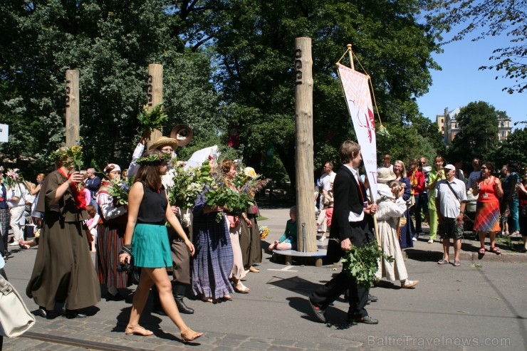 XXV Vispārējo latviešu Dziesmu un XV Deju svētku gājiens - bildēs meklē sevi vai savu kolektīvu. XXV Vispārējo latviešu Dziesmu un XV Deju svētku gājiens - bildēs meklē sevi vai savu kolektīvu. 99489