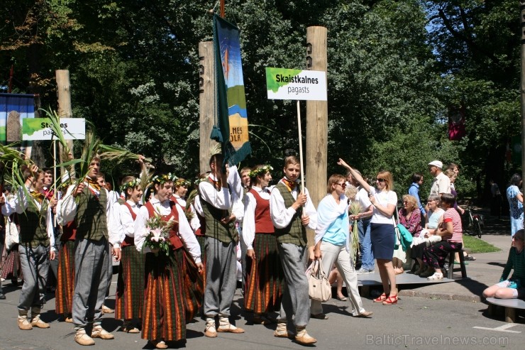 XXV Vispārējo latviešu Dziesmu un XV Deju svētku gājiens - bildēs meklē sevi vai savu kolektīvu. XXV Vispārējo latviešu Dziesmu un XV Deju svētku gājiens - bildēs meklē sevi vai savu kolektīvu. 99494