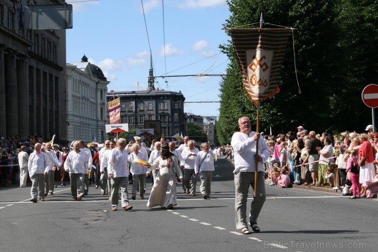 XXV Vispārējo latviešu Dziesmu un XV Deju svētku gājiens - bildēs meklē sevi vai savu kolektīvu. XXV Vispārējo latviešu Dziesmu un XV Deju svētku gājiens - bildēs meklē sevi vai savu kolektīvu. 99515