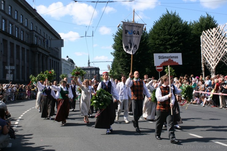 XXV Vispārējo latviešu Dziesmu un XV Deju svētku gājiens - bildēs meklē sevi vai savu kolektīvu. XXV Vispārējo latviešu Dziesmu un XV Deju svētku gājiens - bildēs meklē sevi vai savu kolektīvu. 99612