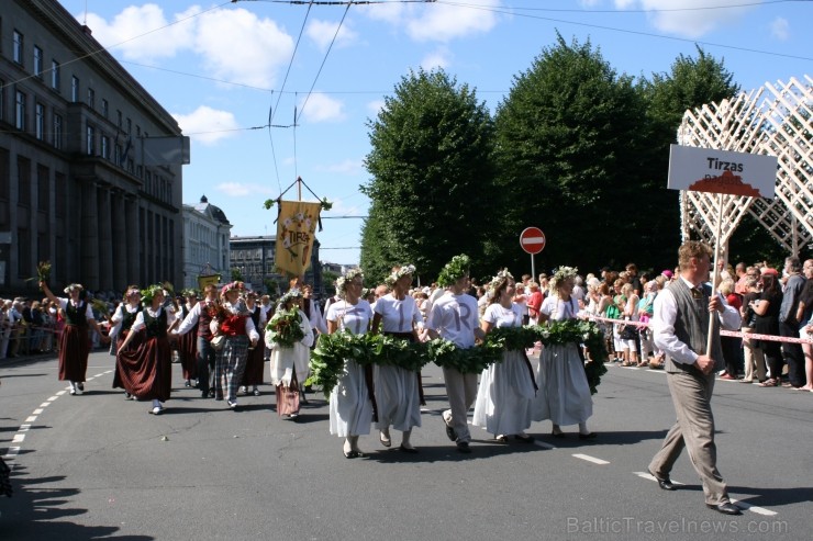 XXV Vispārējo latviešu Dziesmu un XV Deju svētku gājiens - bildēs meklē sevi vai savu kolektīvu. XXV Vispārējo latviešu Dziesmu un XV Deju svētku gājiens - bildēs meklē sevi vai savu kolektīvu. 99614