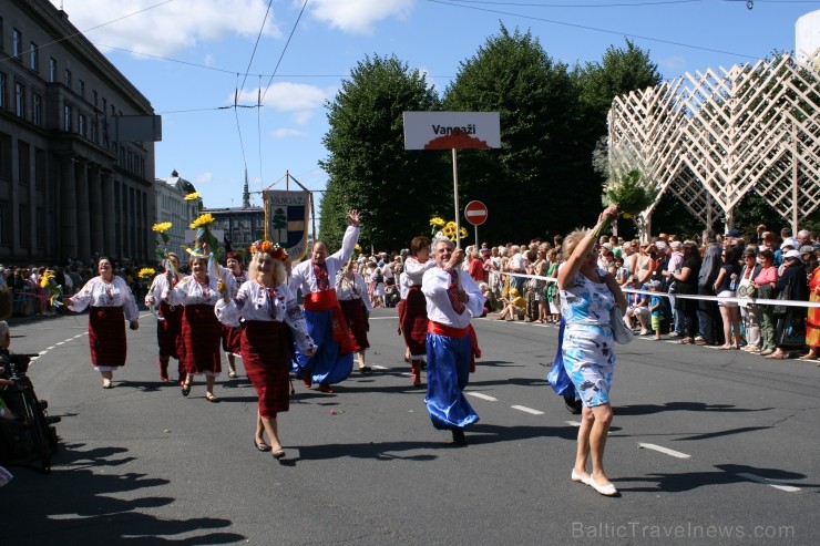 XXV Vispārējo latviešu Dziesmu un XV Deju svētku gājiens - bildēs meklē sevi vai savu kolektīvu. XXV Vispārējo latviešu Dziesmu un XV Deju svētku gājiens - bildēs meklē sevi vai savu kolektīvu. 99638