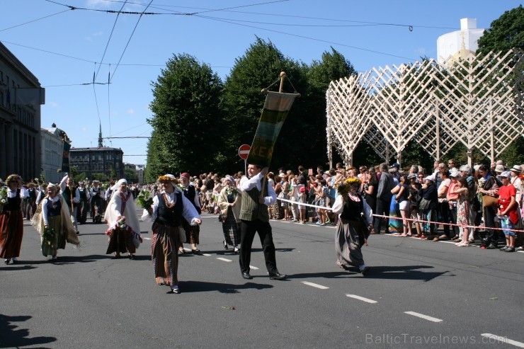 XXV Vispārējo latviešu Dziesmu un XV Deju svētku gājiens - bildēs meklē sevi vai savu kolektīvu. XXV Vispārējo latviešu Dziesmu un XV Deju svētku gājiens - bildēs meklē sevi vai savu kolektīvu. 99659