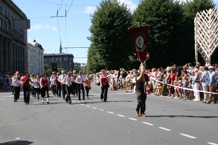 XXV Vispārējo latviešu Dziesmu un XV Deju svētku gājiens - bildēs meklē sevi vai savu kolektīvu. XXV Vispārējo latviešu Dziesmu un XV Deju svētku gājiens - bildēs meklē sevi vai savu kolektīvu. 99691