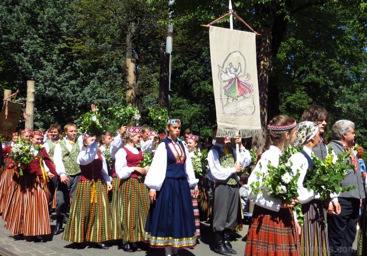 XXV Vispārējo latviešu Dziesmu un XV Deju svētku gājiens - bildēs meklē sevi vai savu kolektīvu. XXV Vispārējo latviešu Dziesmu un XV Deju svētku gājiens - bildēs meklē sevi vai savu kolektīvu. 99864