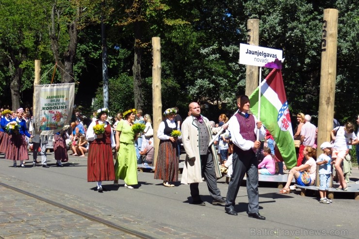 XXV Vispārējo latviešu Dziesmu un XV Deju svētku gājiens - bildēs meklē sevi vai savu kolektīvu. XXV Vispārējo latviešu Dziesmu un XV Deju svētku gājiens - bildēs meklē sevi vai savu kolektīvu. 99878
