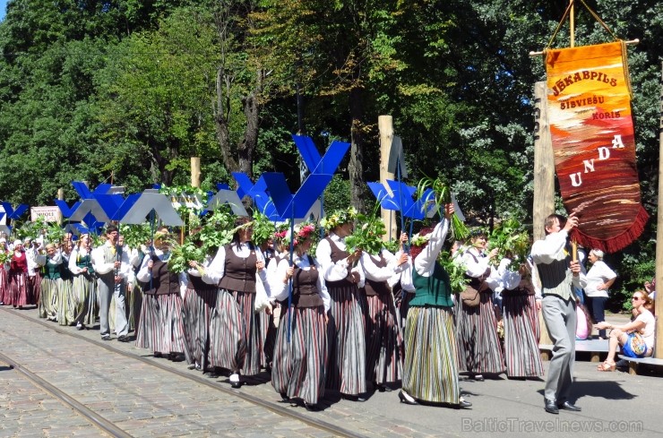 XXV Vispārējo latviešu Dziesmu un XV Deju svētku gājiens - bildēs meklē sevi vai savu kolektīvu. XXV Vispārējo latviešu Dziesmu un XV Deju svētku gājiens - bildēs meklē sevi vai savu kolektīvu. 99886