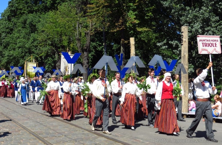 XXV Vispārējo latviešu Dziesmu un XV Deju svētku gājiens - bildēs meklē sevi vai savu kolektīvu. XXV Vispārējo latviešu Dziesmu un XV Deju svētku gājiens - bildēs meklē sevi vai savu kolektīvu. 99887