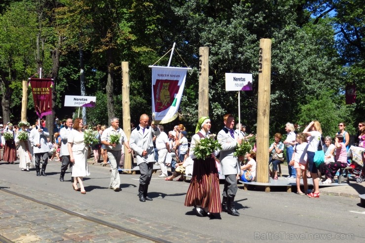 XXV Vispārējo latviešu Dziesmu un XV Deju svētku gājiens - bildēs meklē sevi vai savu kolektīvu. XXV Vispārējo latviešu Dziesmu un XV Deju svētku gājiens - bildēs meklē sevi vai savu kolektīvu. 99892