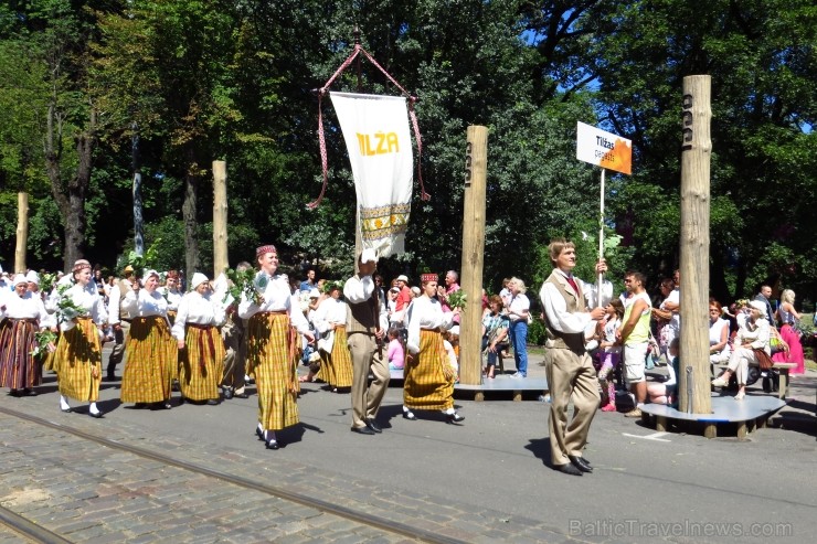 XXV Vispārējo latviešu Dziesmu un XV Deju svētku gājiens - bildēs meklē sevi vai savu kolektīvu. XXV Vispārējo latviešu Dziesmu un XV Deju svētku gājiens - bildēs meklē sevi vai savu kolektīvu. 99915