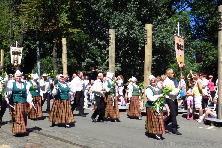 XXV Vispārējo latviešu Dziesmu un XV Deju svētku gājiens - bildēs meklē sevi vai savu kolektīvu. XXV Vispārējo latviešu Dziesmu un XV Deju svētku gājiens - bildēs meklē sevi vai savu kolektīvu. 99931