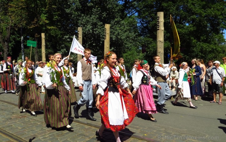 XXV Vispārējo latviešu Dziesmu un XV Deju svētku gājiens - bildēs meklē sevi vai savu kolektīvu. XXV Vispārējo latviešu Dziesmu un XV Deju svētku gājiens - bildēs meklē sevi vai savu kolektīvu. 99935