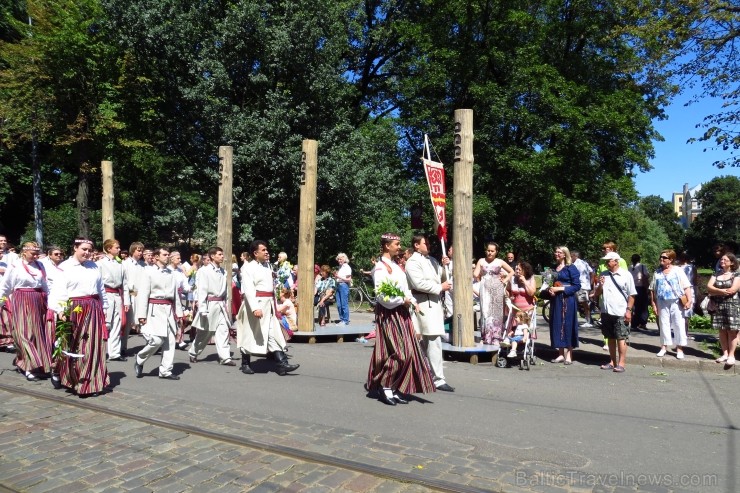 XXV Vispārējo latviešu Dziesmu un XV Deju svētku gājiens - bildēs meklē sevi vai savu kolektīvu. XXV Vispārējo latviešu Dziesmu un XV Deju svētku gājiens - bildēs meklē sevi vai savu kolektīvu. 99938
