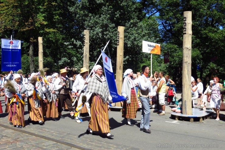 XXV Vispārējo latviešu Dziesmu un XV Deju svētku gājiens - bildēs meklē sevi vai savu kolektīvu. XXV Vispārējo latviešu Dziesmu un XV Deju svētku gājiens - bildēs meklē sevi vai savu kolektīvu. 99950