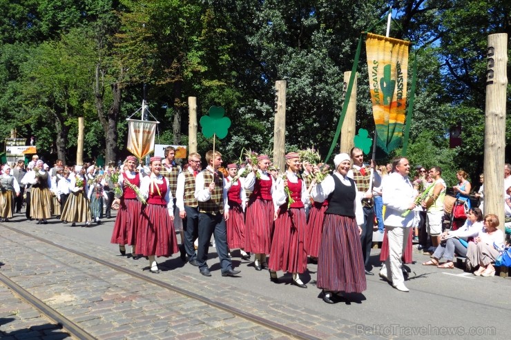 XXV Vispārējo latviešu Dziesmu un XV Deju svētku gājiens - bildēs meklē sevi vai savu kolektīvu. XXV Vispārējo latviešu Dziesmu un XV Deju svētku gājiens - bildēs meklē sevi vai savu kolektīvu. 99958
