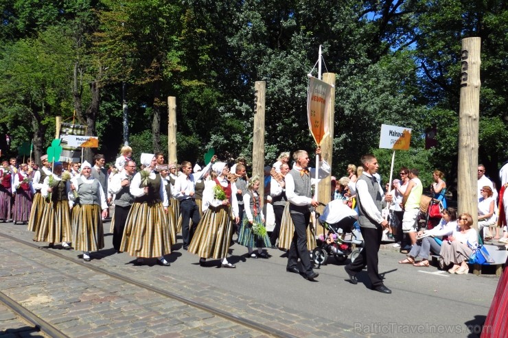 XXV Vispārējo latviešu Dziesmu un XV Deju svētku gājiens - bildēs meklē sevi vai savu kolektīvu. XXV Vispārējo latviešu Dziesmu un XV Deju svētku gājiens - bildēs meklē sevi vai savu kolektīvu. 99959