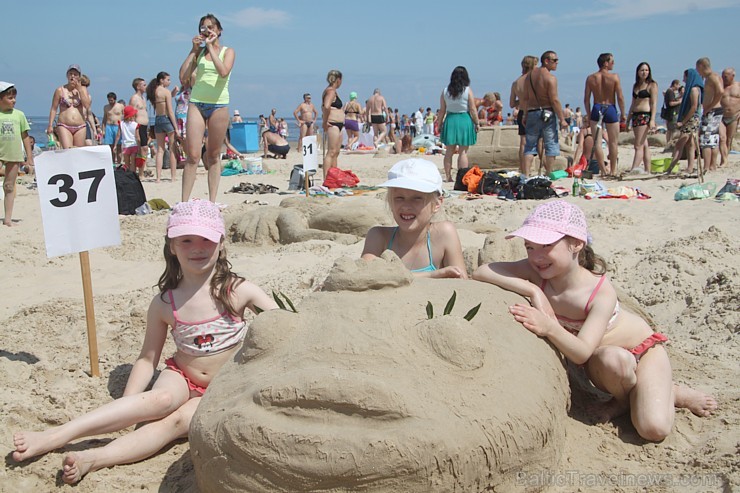 Kūrortpilsēta Jūrmala ir Latvijas pludmales tūrisma vizītkarte. Foto sponsors: www.tourism.jurmala.lv Kūrortpilsēta Jūrmala ir Latvijas pludmales tūrisma vizītkarte. Foto sponsors: www.tourism.jurmala.lv 99971