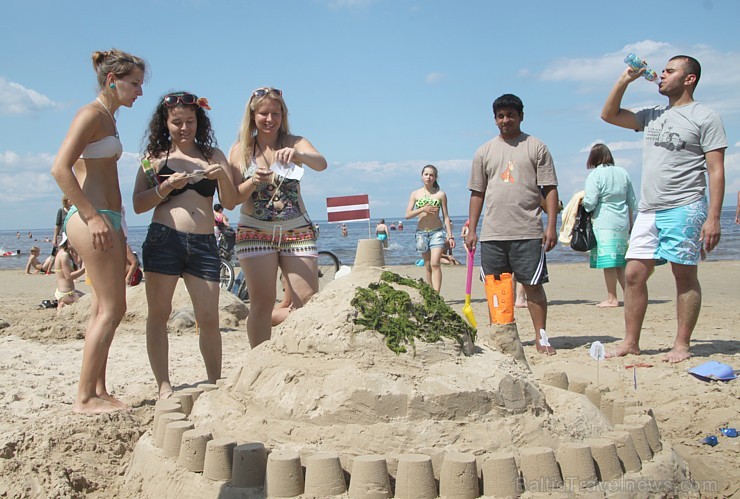 Kūrortpilsēta Jūrmala ir Latvijas pludmales tūrisma vizītkarte. Foto sponsors: www.tourism.jurmala.lv Kūrortpilsēta Jūrmala ir Latvijas pludmales tūrisma vizītkarte. Foto sponsors: www.tourism.jurmala.lv 99972