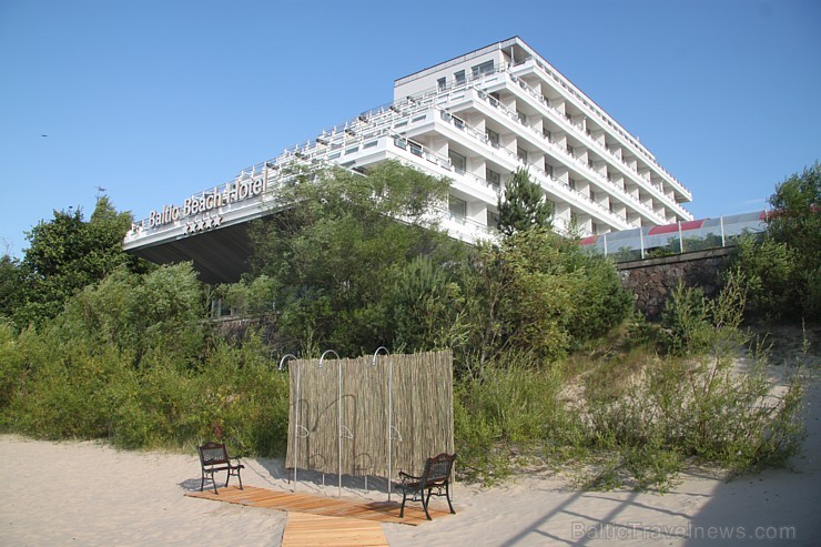 Viesnīcas Baltic Beach Hotel viesiem ir burvīga iespēja pēc jūras vai saules peldes noskaloties aukstā dušā Viesnīcas Baltic Beach Hotel viesiem ir burvīga iespēja pēc jūras vai saules peldes noskaloties aukstā dušā 99981
