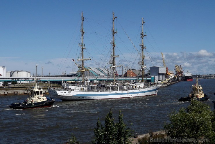 Starptautiskās burukuģu un jahtu regates The Tall Ships Races 2013 dalībnieki pirms došanās uz Rīgu ieradās Ventspilī, kur tos varēja apskatīt Ostas i Starptautiskās burukuģu un jahtu regates The Tall Ships Races 2013 dalībnieki pirms došanās uz Rīgu ieradās Ventspilī, kur tos varēja apskatīt Ostas i 101327