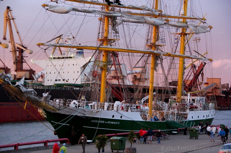 Starptautiskās burukuģu un jahtu regates The Tall Ships Races 2013 dalībnieki pirms došanās uz Rīgu ieradās Ventspilī, kur tos varēja apskatīt Ostas i Starptautiskās burukuģu un jahtu regates The Tall Ships Races 2013 dalībnieki pirms došanās uz Rīgu ieradās Ventspilī, kur tos varēja apskatīt Ostas i 101348