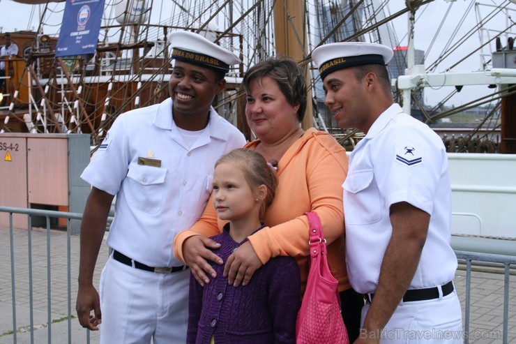 The Tall Ships Races 2013 laikā apmeklētājiem paredzētas dažādas aktivitātes - arī fotogrāfēšanās kopā ar regates dalībniekiem The Tall Ships Races 2013 laikā apmeklētājiem paredzētas dažādas aktivitātes - arī fotogrāfēšanās kopā ar regates dalībniekiem 101481
