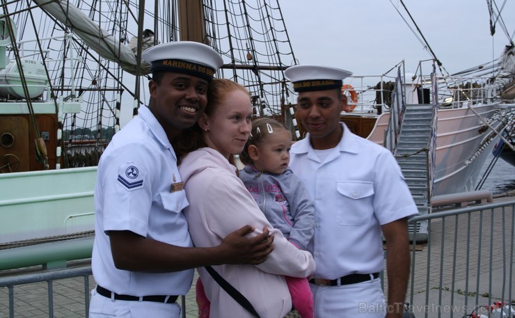 The Tall Ships Races 2013 laikā apmeklētājiem paredzētas dažādas aktivitātes - arī fotogrāfēšanās kopā ar regates dalībniekiem The Tall Ships Races 2013 laikā apmeklētājiem paredzētas dažādas aktivitātes - arī fotogrāfēšanās kopā ar regates dalībniekiem 101493