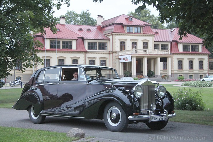 No 25. – 27. jūlijam tiek aizvadīts 5. Jubilejas Dikļu pils Retro rallijs. Tas ir īpašs ar to, ka vienlaicīgi ar rallija svinībām tiks atzīmēta arī Di 101578